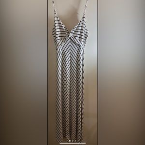 IRIS MAXI DRESS LARGE